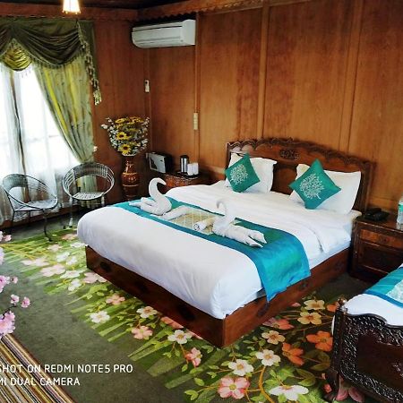 The Mughal Sheraton Houseboat Durgjan Exterior foto