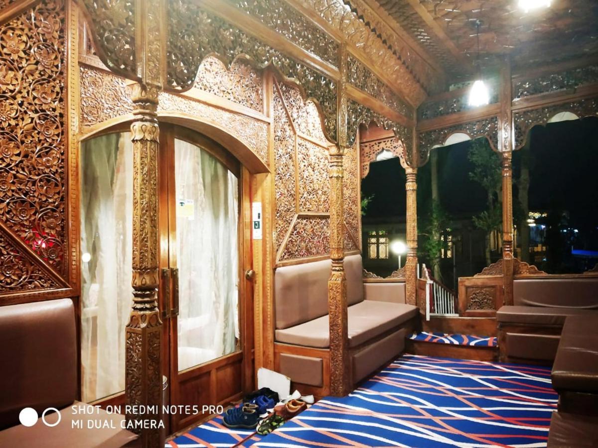 The Mughal Sheraton Houseboat Durgjan Exterior foto