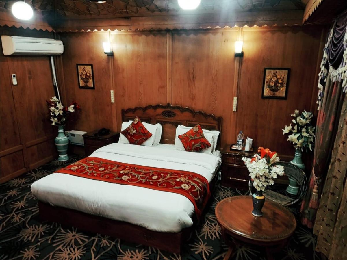 The Mughal Sheraton Houseboat Durgjan Exterior foto